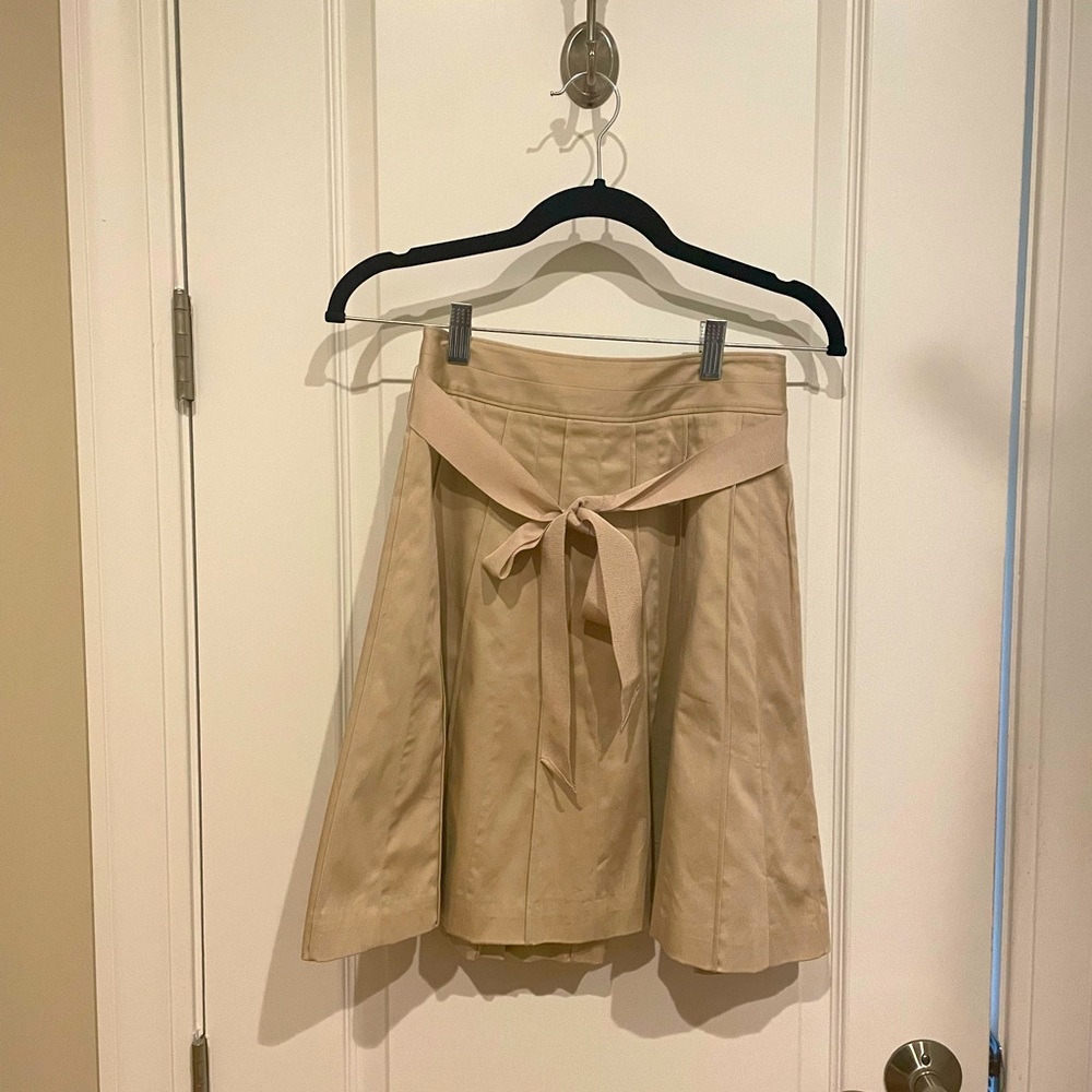 Sateen skirt in shell NWT